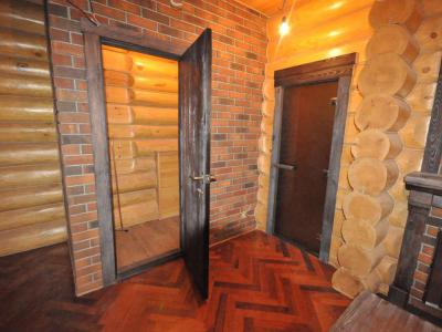 Armhole Vertical Thumbnails