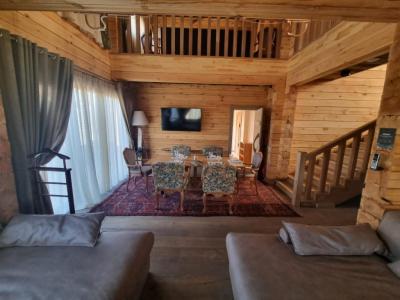 Armhole Vertical Thumbnails