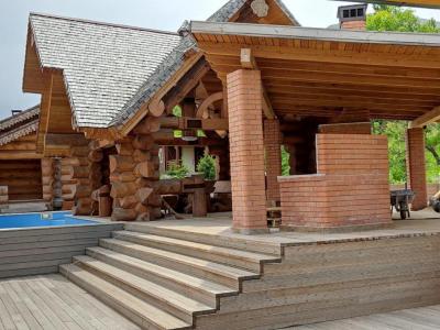 Armhole Vertical Thumbnails